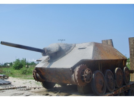 Działo pancerne Jagdpanzer 38(t) Hetzer na lawecie