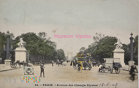 Paryż - widok na Pola Elizejskie z Placu Zgody