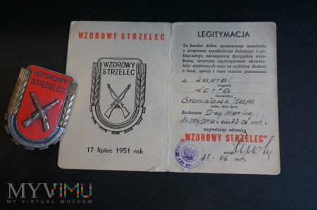 Legitymacja wraz z odznaką - Wzorowy Strzelec 1951