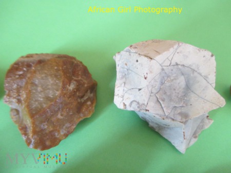 BROWN AND ROSE SHAPED STONE