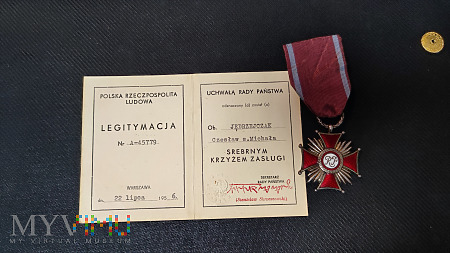 Duże zdjęcie Legitymacja wraz Krzyżem Zasługi nadanie z 1956 r.