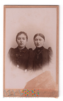 portret dwóch kobiet