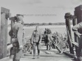 Wehrmacht przeprawia się przez rzekę