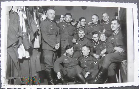 Duże zdjęcie Żołnierze wehrmachtu w koszarach