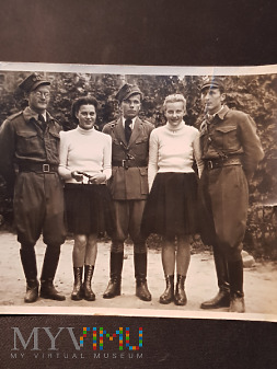 Duże zdjęcie Spotkanie z koleżankami - lata 40 -te ?