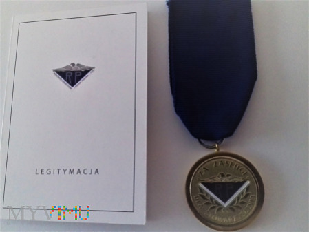 Duże zdjęcie Medal Za Zasługi dla Stowarzyszenia Rodzina Polic.
