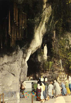 LOURDES La Grotta