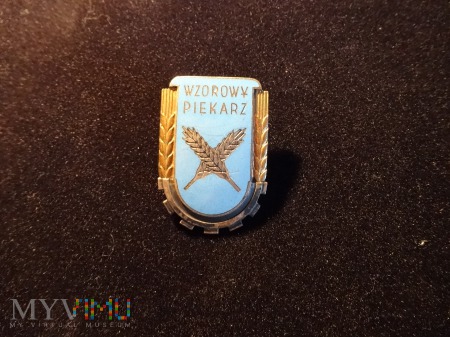 Wzorowy Piekarz - odznaka z 1958r.