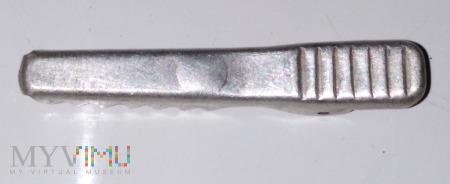 Fragment srebrnej spinki