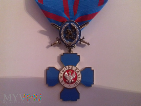 Duże zdjęcie odznaka "Za Wybitne Zasługi dla ZKRPiBWP"