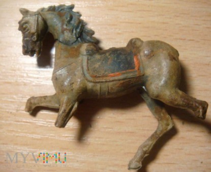 Stara zabawka dziecięca - koń
