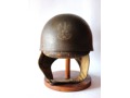 Helm MkI nalezacy do zolnierza 1 Dywizji Pancernej