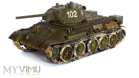 T-34-76 obr. 1943 - 102 RUDY!
