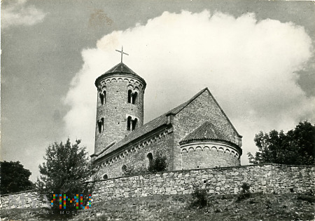 Inowłódz - kościół św. Idziego z XIV wieku