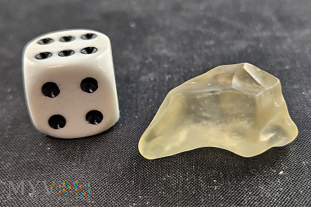 27.9.Impakt libijskiego szkła pustynnego- 5,18 g