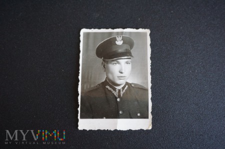 Pamiątkowe zdjęcie - czas wojska i munduru.