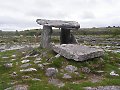 Dolmen Poulnabrone w zachodniej Irlandii