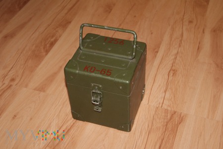 Duże zdjęcie Wojskowy pojemnik na dozymetry DKP-50