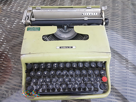 Maszyna do pisania Olivetti Lettera 22