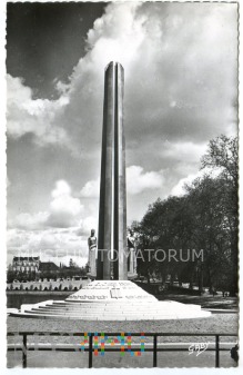 Duże zdjęcie Nantes - Pomnik zamordowanych zakładników - 50-te