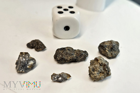 34. NWA 13739- 5,00 gram- meteoryt księżycowy