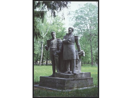 Duże zdjęcie Pomniki Komorowa - I. Prądzyński i W. Chrzanowski