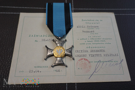 Krzyż Srebrny Virtuti Militari z legitymacją