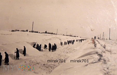 Żołnierze niemieccy i troszkę śniegu, zima 1941