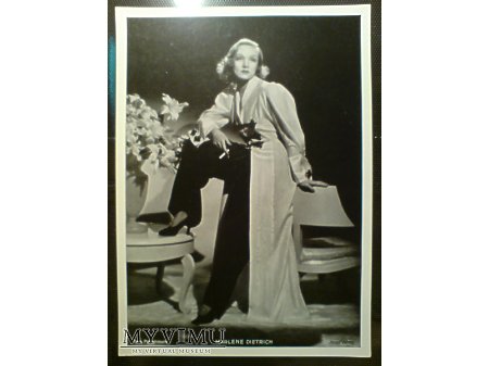Duże zdjęcie Marlene Dietrich z papierosem zdjęcie Ross Verlag