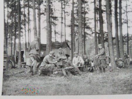 Duże zdjęcie odpoczynek w lesie 1939