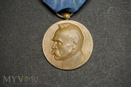Medal Dziesięciolecia Odzyskania Niepodległości