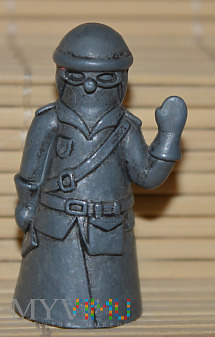 Naparstek- figurka policjanta