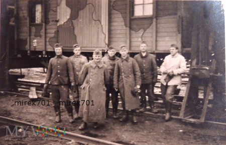 Żołnierze niemieccy, i wagon w ciapki