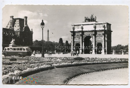 Duże zdjęcie Paryż - Łuk Triumfalny Carrousel - 1956