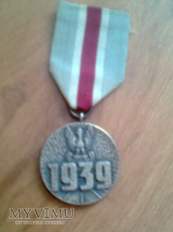 Duże zdjęcie Medal pamiątkowy za wojnę obronną
