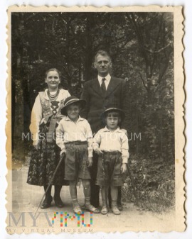 Stare zdjęcie rodzinne 2+2