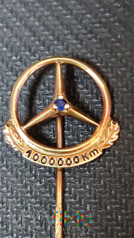 Duże zdjęcie Za przejechane 1000000 km Mercedesem - Złota