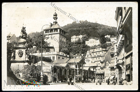 Karlovy Vary - ulica z kolumnadą zamkową - 50-te