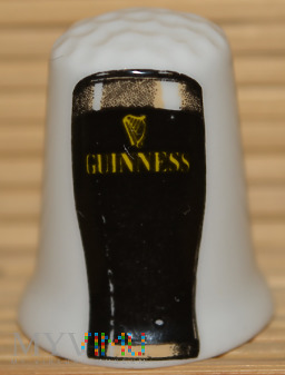 Naparstek reklama piwa Guinness