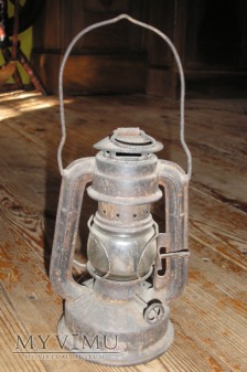 Lampa naftowa