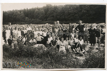 Duże zdjęcie Grupowe zdjęcie wycieczkowe - lata 20/30-te XX w.
