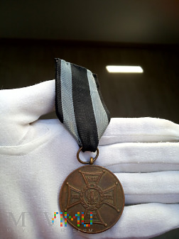 Brązowy Medal Zasłużonym na Polu Chwały Caritas