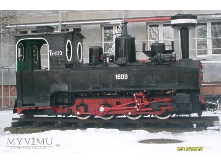 Duże zdjęcie Mała lokomotywa z wąskiego toru