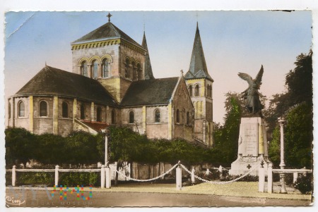 Duże zdjęcie Barentin - kościół i pomnik - lata 50-te