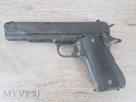 Pistolet Colt M1911A1- replika