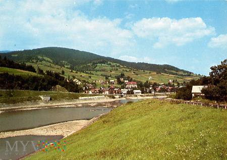 Duże zdjęcie Czernichów - na pierwszym planie rzeka Soła