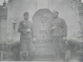 Wehrmacht przy pomniku z Piłsudskim