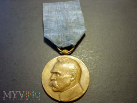 Duże zdjęcie Medal X-lecia Niepodległości