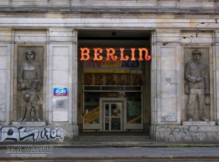 BERLIN ( sklep z pamiątkami )