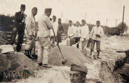 Żołnierze niemieccy przy pracy